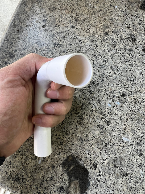 زانویی 2 پی وی سی
